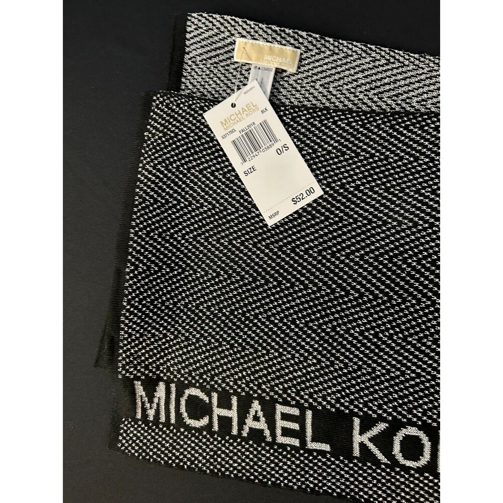 Michael Kors NWT Black Silver Chevron Logo Knit Metallic Winter Scarf